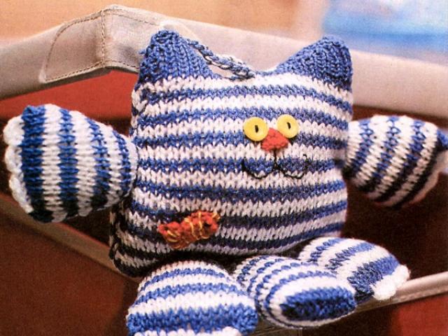 Perne decorative tricotate DIY cu ace de tricotat