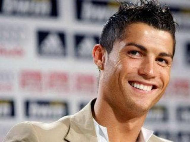 Cristiano Ronaldo'nun saç modeli: nasıl kesilir ve şekillendirilir Cristiano Ronaldo'nun kısa saç modeli