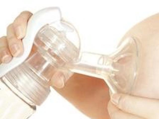 Зціджування грудного молока: коли зціджування не потрібні і навіть небезпечні