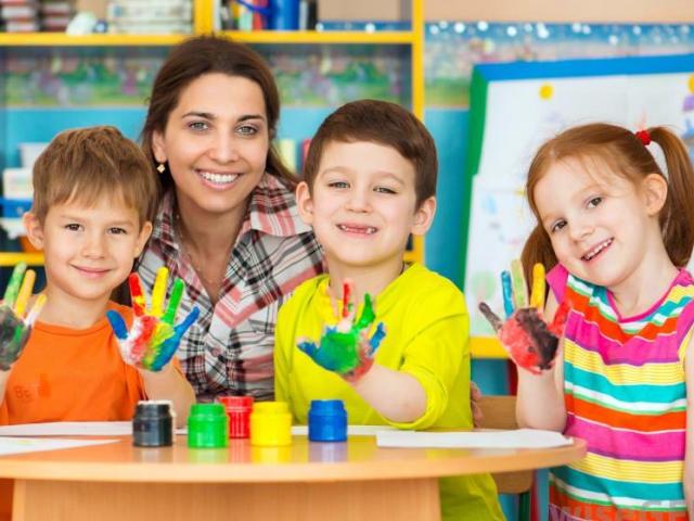 Is it worth sending your child to kindergarten?