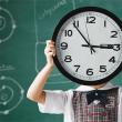 Хүүхдэд гартай цаг ашиглан цаг зааж сургах вэ: цаг, цаг заах симулятор.