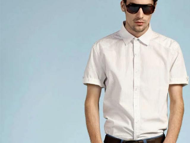 Τι να φορέσετε με ένα τζιν πουκάμισο Φορέστε ένα τζιν πουκάμισο για έναν άντρα
